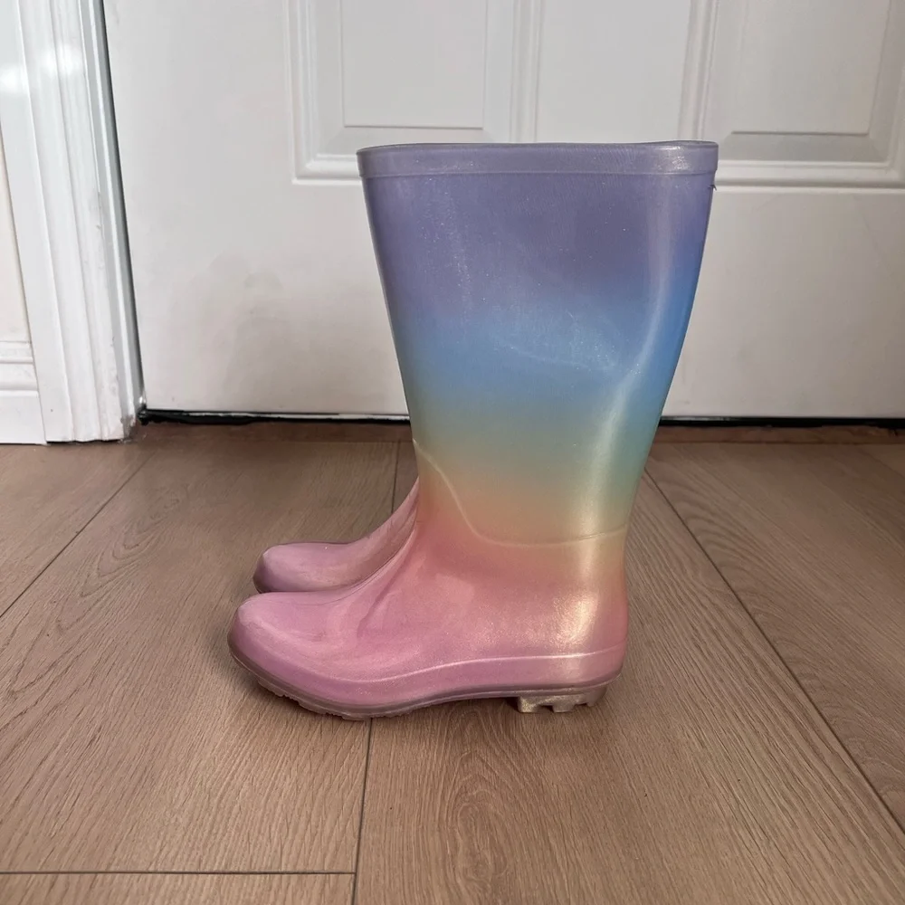 Girls' Gradient Rainbow Rain Boots - Pink Blue